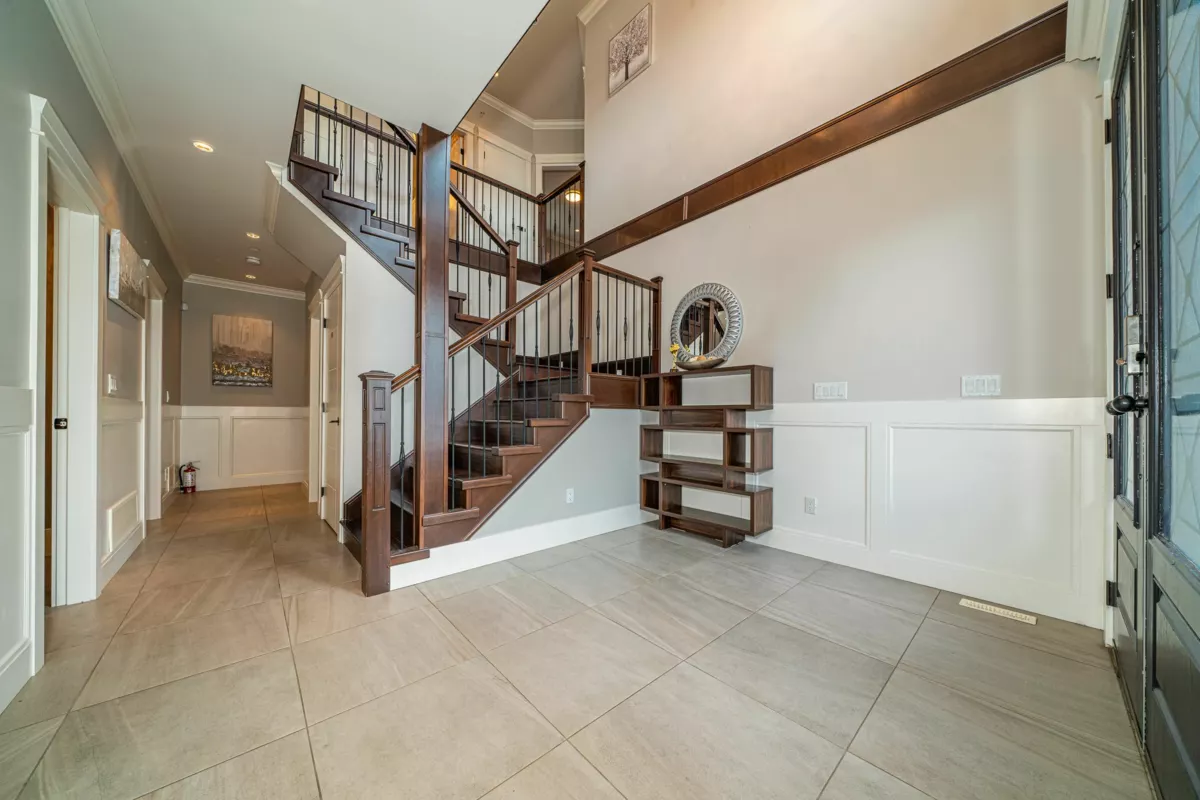 Primary Bedroom Photo of 15807 Buena Vista Avenue, White Rock, BC