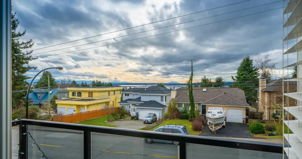 Staircase Photo of 15807 Buena Vista Avenue, White Rock, BC