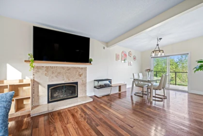 Kitchen Island Photo of 520 Ballantree Place, West Vancouver, BC