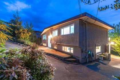 Outdoor Kitchen Photo of 520 Ballantree Place, West Vancouver, BC