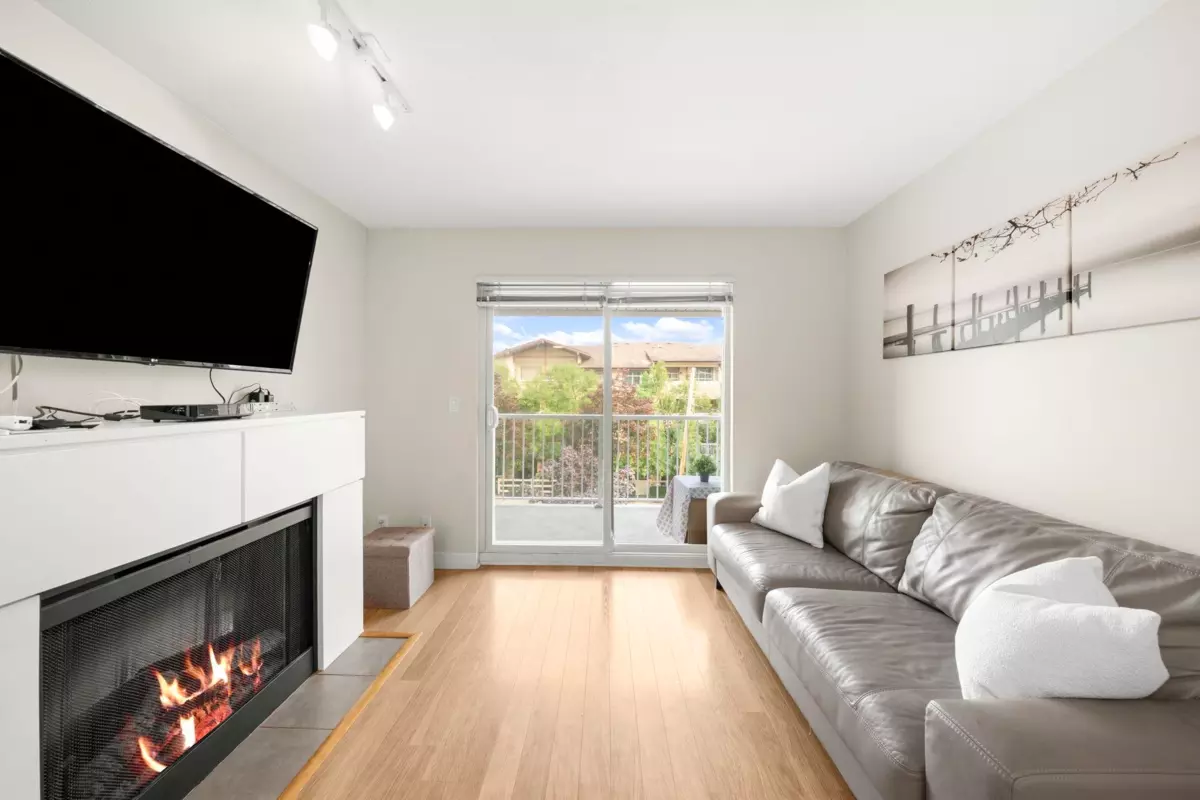 Family Room Photo of 305 19388 65 Avenue, Surrey, BC