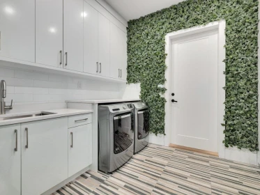 Hallway Photo of 1126 Stevens Street, White Rock, BC