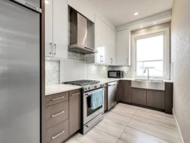 Primary Bedroom Photo of 1126 Stevens Street, White Rock, BC