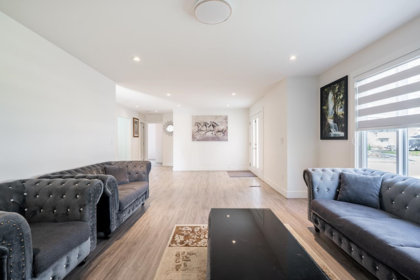 Entry Foyer Photo of 6229 174b Street, Surrey, BC