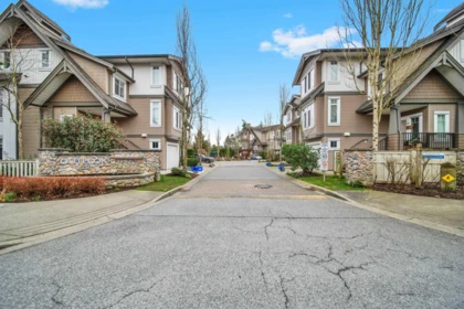 20 8250 209b Street, Langley, BC, Langley — Townhouse for sale