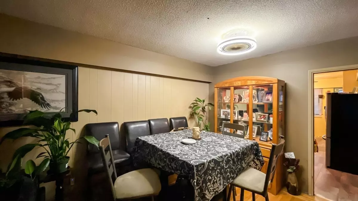 Family Room Photo of 6611 Lakeview Avenue, Burnaby, BC