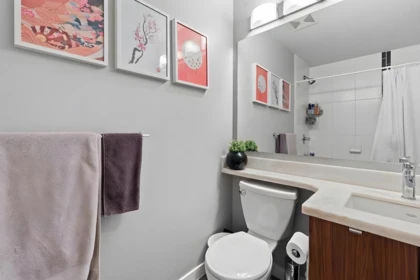 Primary Bathroom Photo of 421 15918 26 Avenue, Surrey, BC