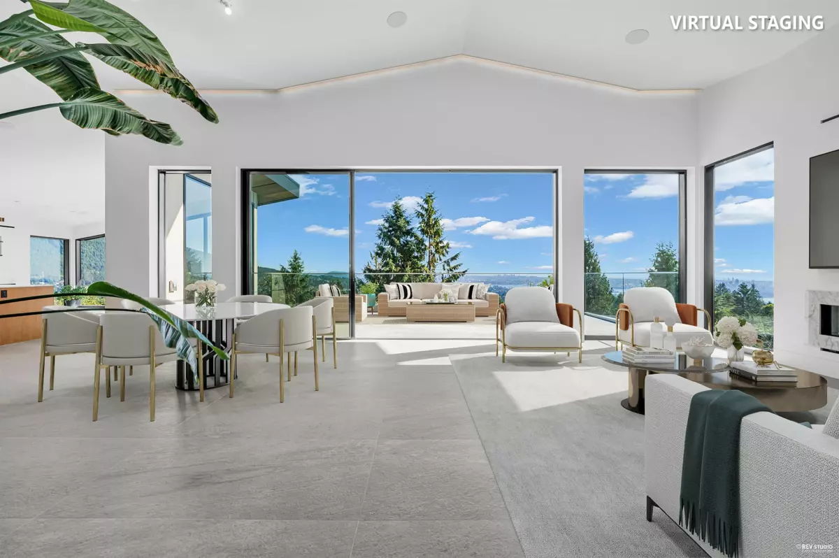 Dining Area Photo of 535 Craigmohr Drive, West Vancouver, BC