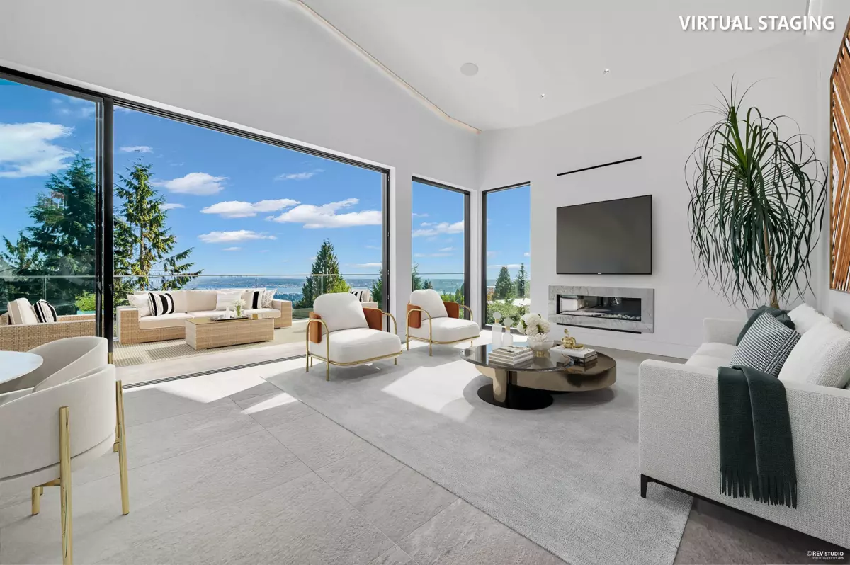 Family Room Photo of 535 Craigmohr Drive, West Vancouver, BC