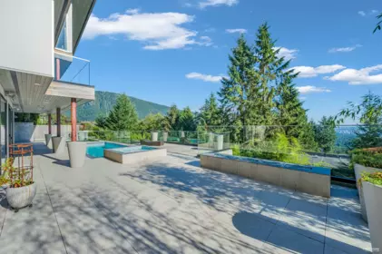 Hot Tub / Spa Photo of 535 Craigmohr Drive, West Vancouver, BC