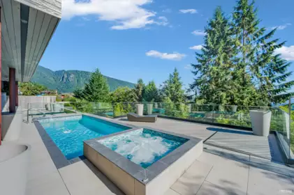 Outdoor Kitchen Photo of 535 Craigmohr Drive, West Vancouver, BC