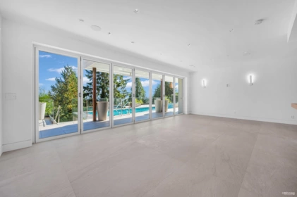 Staircase Photo of 535 Craigmohr Drive, West Vancouver, BC
