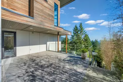 Swimming Pool Photo of 535 Craigmohr Drive, West Vancouver, BC