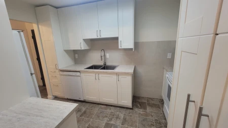 Kitchen Photo of 108 33400 Bourquin Place, Abbotsford, BC