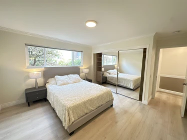 Hallway Photo of 2175 Lawson Avenue, West Vancouver, BC