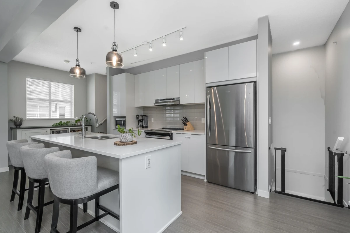 Dining Area Photo of 602 11295 Pazarena Place, Maple Ridge, BC
