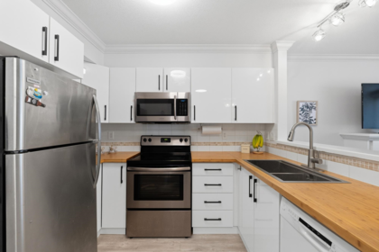 Laundry Room Photo of 25 7128 Stride Avenue, Burnaby, BC