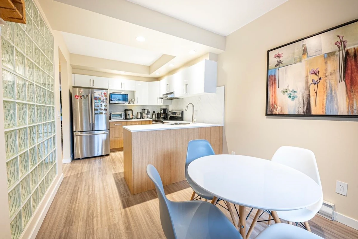 Dining Area Photo of 206 3151 Woodbine Drive, North Vancouver, BC