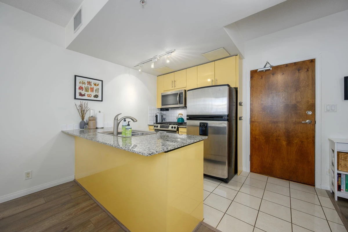Family Room Photo of 405 168 E Esplanade, North Vancouver, BC