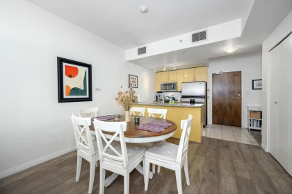 Primary Bedroom Photo of 405 168 E Esplanade, North Vancouver, BC