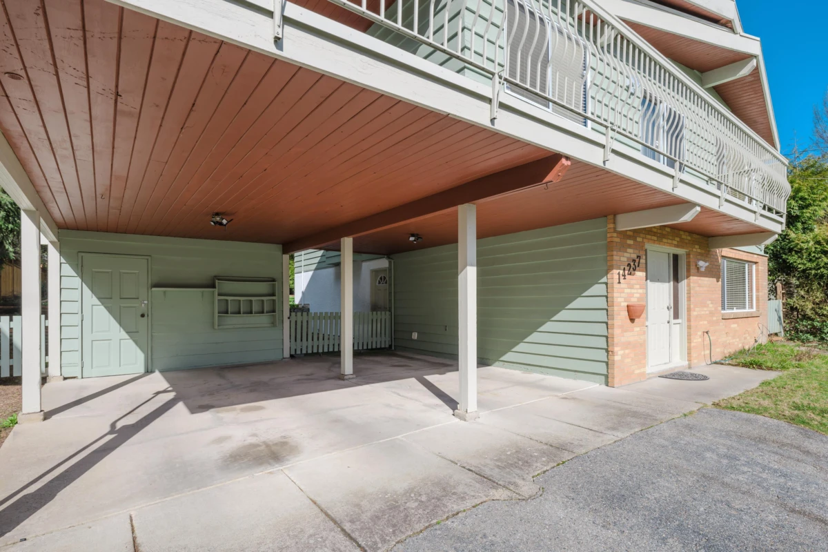 Family Room Photo of 14237 69 Avenue, Surrey, BC