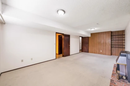 Entry Foyer Photo of 14237 69 Avenue, Surrey, BC
