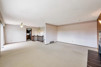 Kitchen Island Photo of 14237 69 Avenue, Surrey, BC