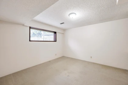 Staircase Photo of 14237 69 Avenue, Surrey, BC