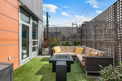 Backyard Photo of 204 2108 W 12th Avenue, Vancouver, BC