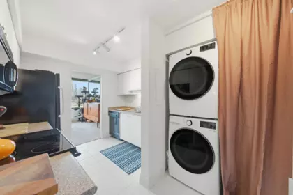 Loft / Bonus Room Photo of 533 666 Leg In Boot Square, Vancouver, BC