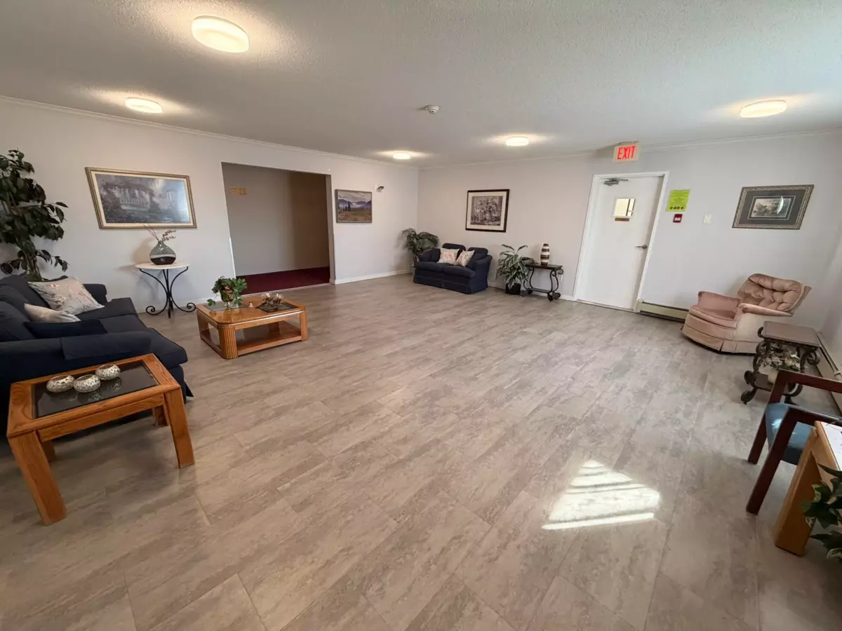 Family Room Photo of 302 2279 Mccallum Road, Abbotsford, BC