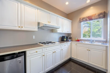 Walk-In Closet Photo of 2551 Sapphire Place, Coquitlam, BC