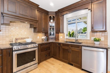 Breakfast Nook Photo of 56 3800 Golf Course Drive, Abbotsford, BC