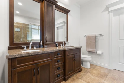 Guest Bathroom Photo of 56 3800 Golf Course Drive, Abbotsford, BC