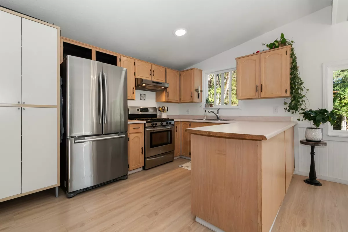 Dining Area Photo of 50940 Riverview Drive, Chilliwack, BC