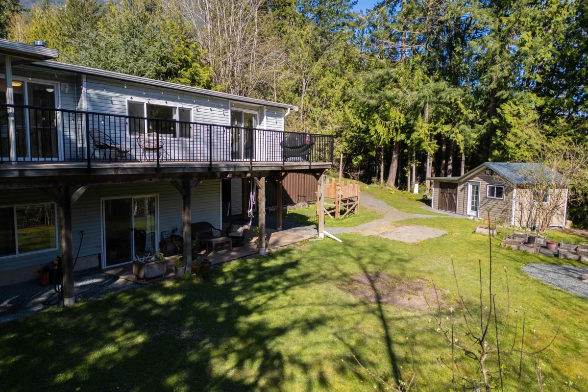 Family Room Photo of 50940 Riverview Drive, Chilliwack, BC
