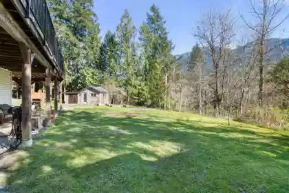Garden / Landscaping Photo of 50940 Riverview Drive, Chilliwack, BC