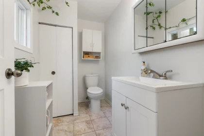 Guest Bathroom Photo of 50940 Riverview Drive, Chilliwack, BC