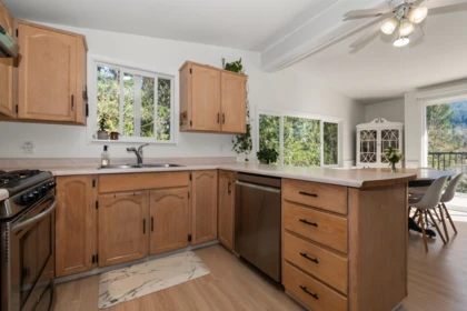 Kitchen Photo of 50940 Riverview Drive, Chilliwack, BC