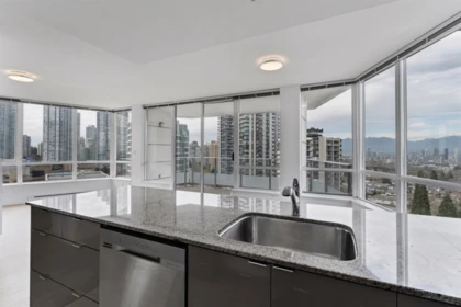 Kitchen Island Photo of 1602 4808 Hazel Street, Burnaby, BC