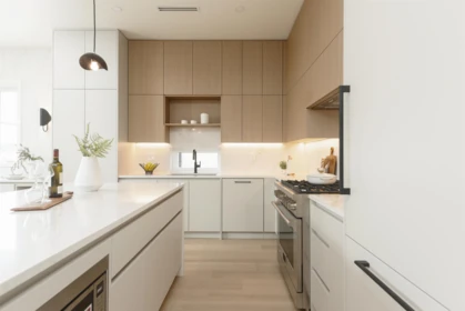 Kitchen Island Photo of 2 735 E 10th Avenue, Vancouver, BC