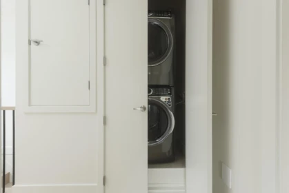 Mudroom Photo of 2 735 E 10th Avenue, Vancouver, BC