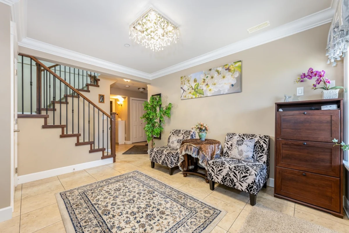 Dining Area Photo of 23611 Bryant Drive, Maple Ridge, BC