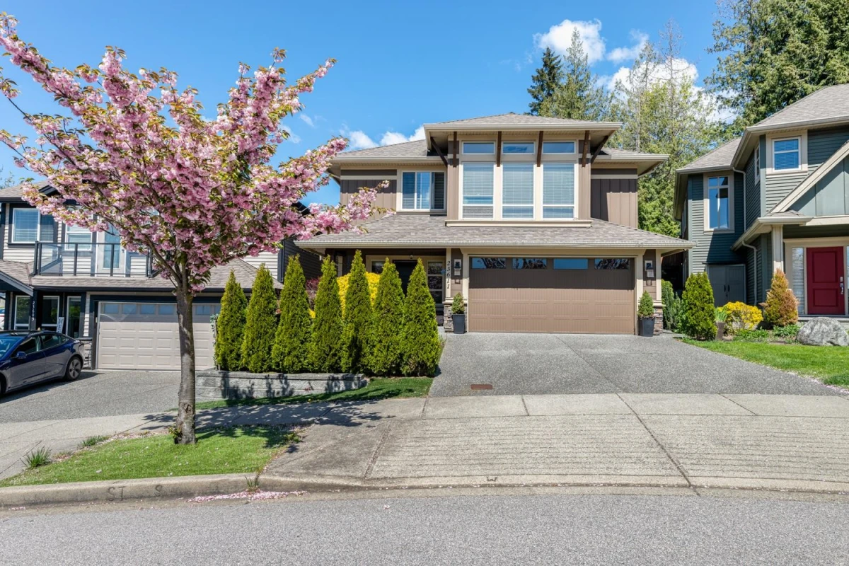 Living Room Photo of 23611 Bryant Drive, Maple Ridge, BC