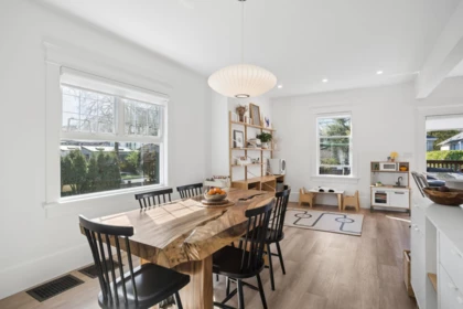 Kitchen Island Photo of 494 E 18th Avenue, Vancouver, BC