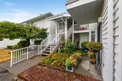 213 7156 121 Street, Surrey, BC, Surrey — Townhouse for sale