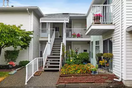 Swimming Pool Photo of 213 7156 121 Street, Surrey, BC