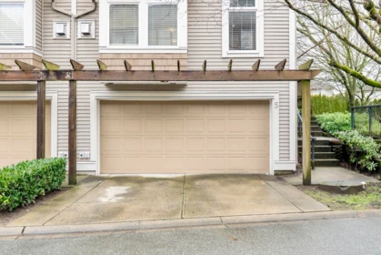 Office / Den Photo of 5 6588 188 Street, Surrey, BC