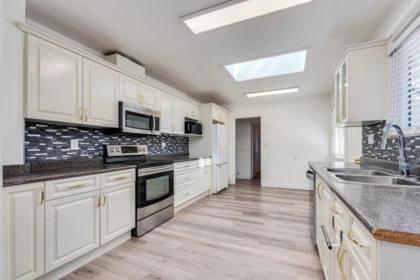 Kitchen Photo of 760 Grover Avenue, Coquitlam, BC