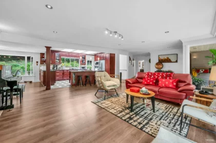Kitchen Photo of 341 Rabbit Lane, West Vancouver, BC
